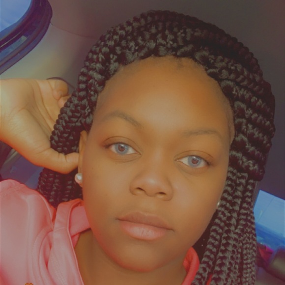 Meet your Posher, Ariel - Picture 1 of 1